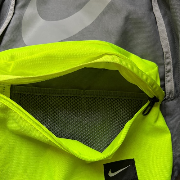 Nike Backpack Gym School Work Bag Casual Grey Green One Size - Picture 5 of 11